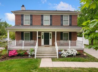 2427 Fort Dr, Alexandria, VA 22303