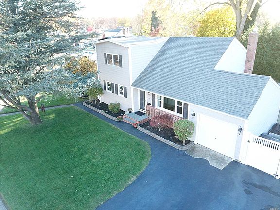 3rd image of 36 Birchbrook Dr