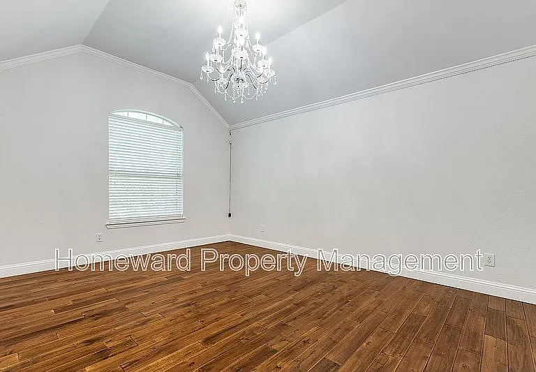 7526 Greenvalley Ln — Photo 21