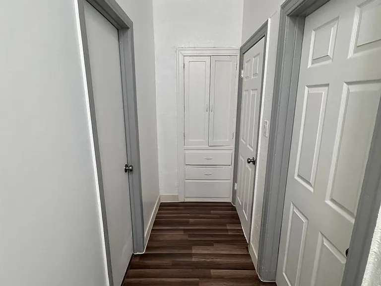 807 W 43rd St — Photo 29
