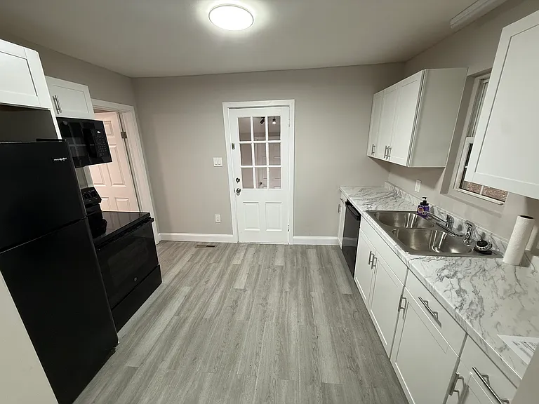 310 Pineview St — Photo 9