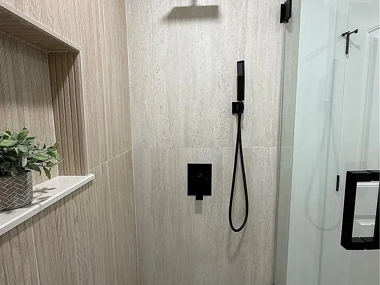 755 Huston Dr — Photo 3