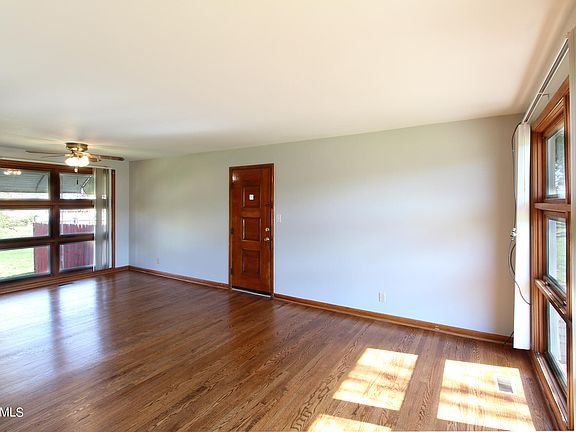 3rd image of 2009 McClain Dr
