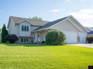 101 Savanna Ln, Janesville, MN 56048