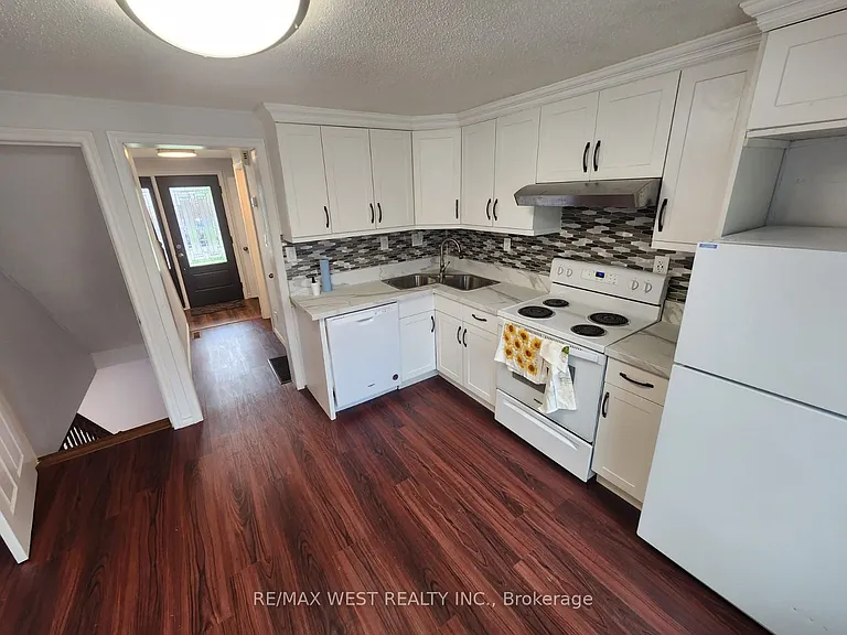 10658 Atwater Cres — Photo 10