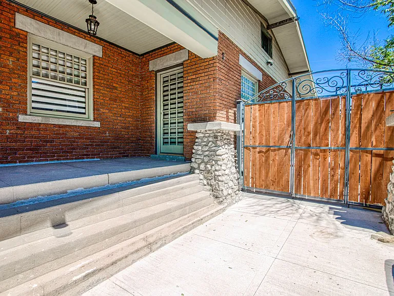 2909 Copper Ave — Photo 49