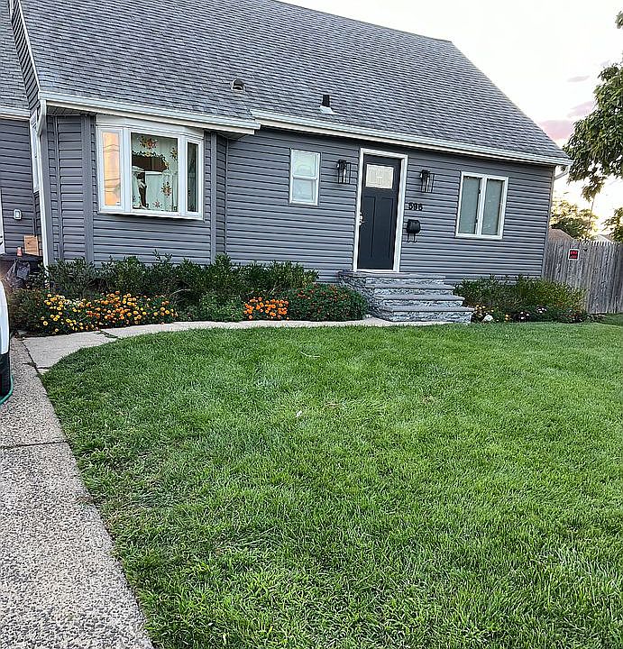 2nd image of 596 S Ocean Ave
