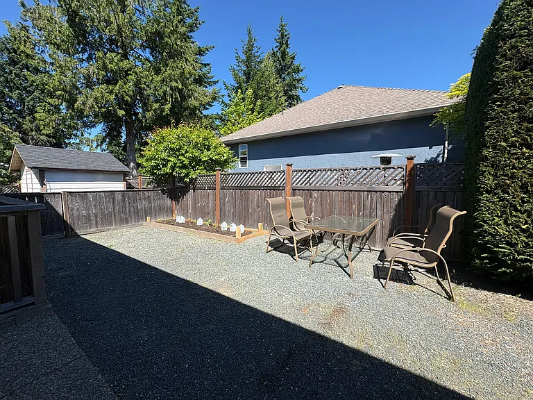 223 Saturna Dr — Photo 17