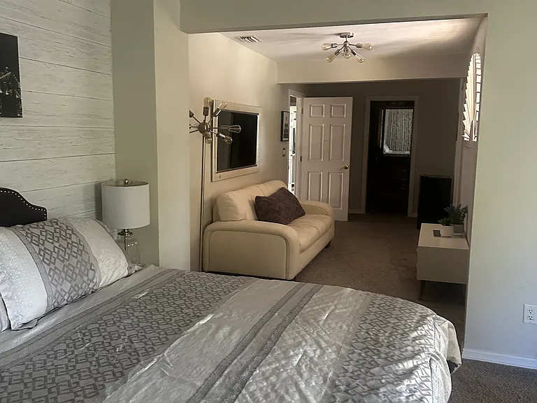 212 Silverado Dr — Photo 31
