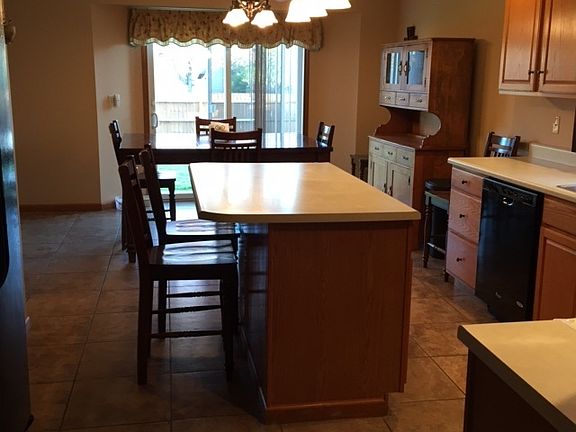 kitchen entry from garage