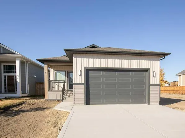 151 E Cedar Sq, Blackfalds, AB T4M 0A4