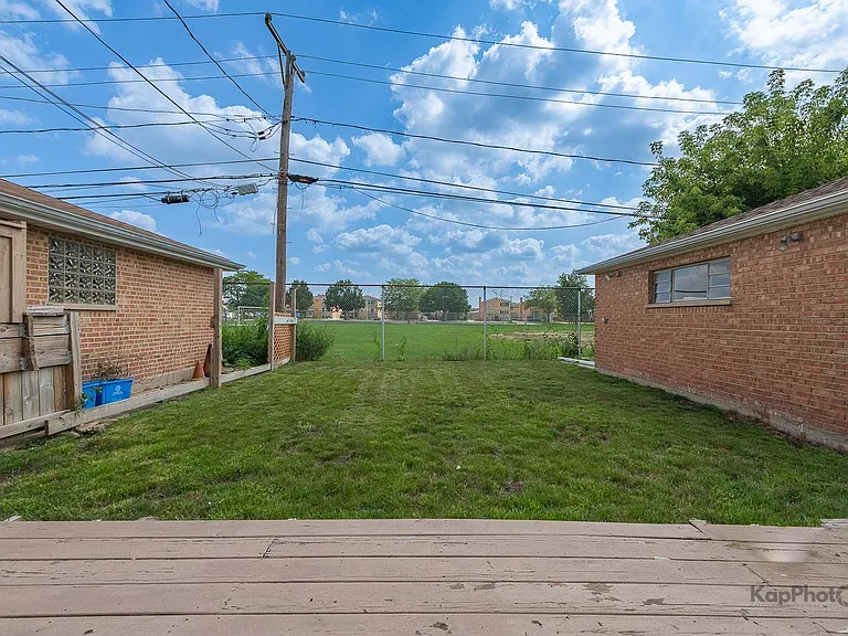 8465 W Berwyn Ave #1 — Photo 27