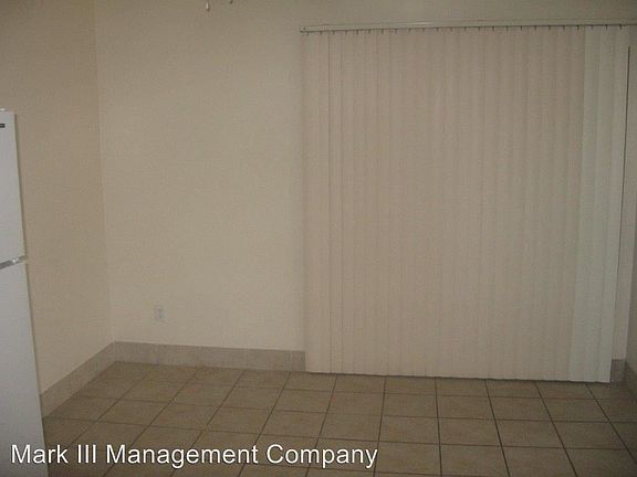 3rd image of 4205 Robertson Ave APT D