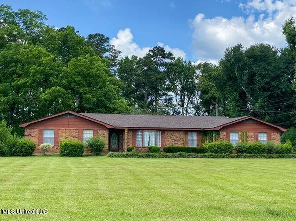 125 Susanne St, Lucedale, MS 39452