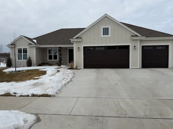 1620 Creekview Ln, Oconomowoc, WI 53066