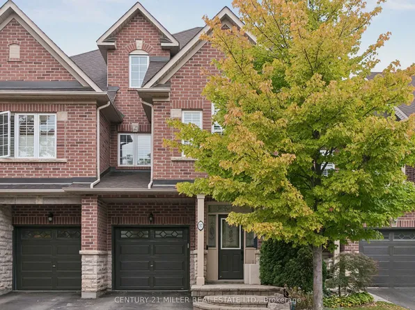 300 Ravineview Way #37, Oakville, ON L6H 7J2