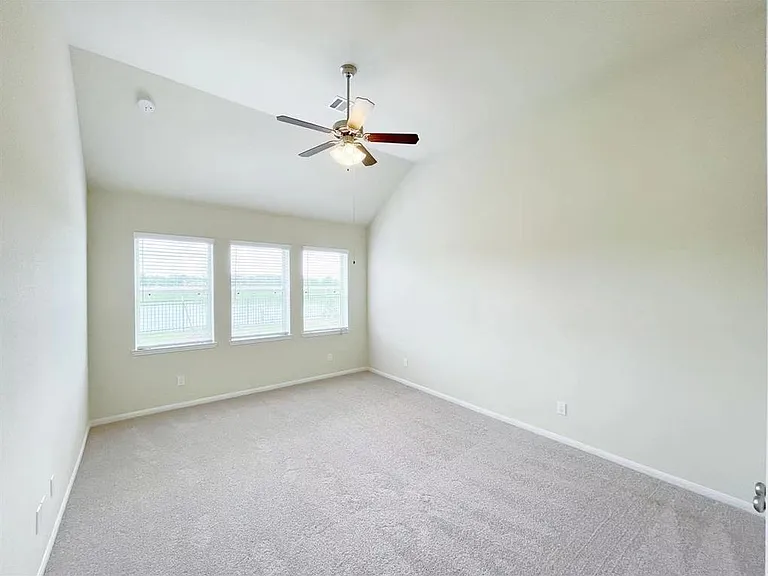 4403 Silvergrass Ln — Photo 13