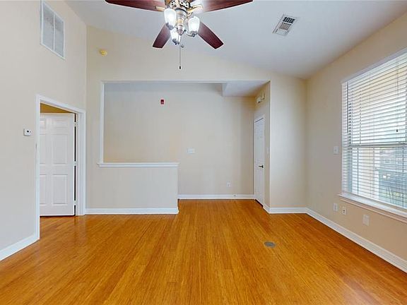5th image of 811 N Bradford Ave #8B