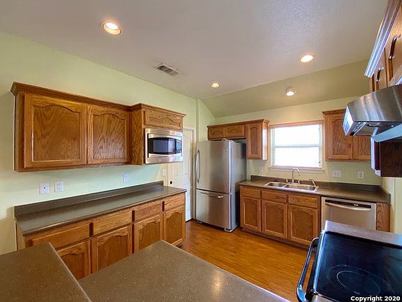4th image of 1291 Lee St