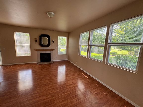 3rd image of 704 Meadowridge Dr