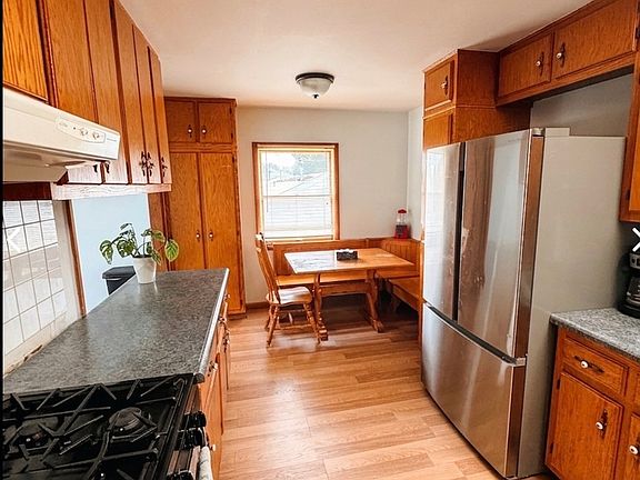 4th image of 341 Hale Ave