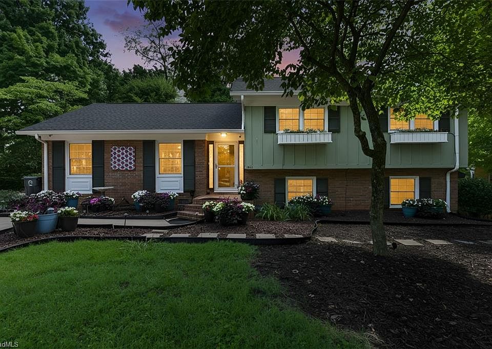 1st image of 1014 Onslow Dr