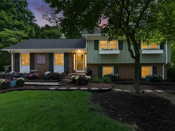 1014 Onslow Dr, Greensboro, NC 27408