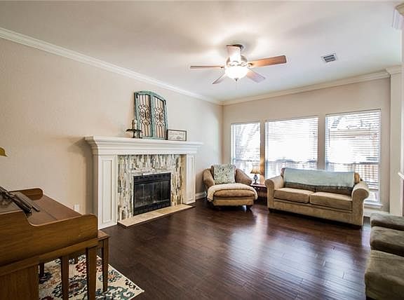 4th image of 1104 Sugarberry Dr