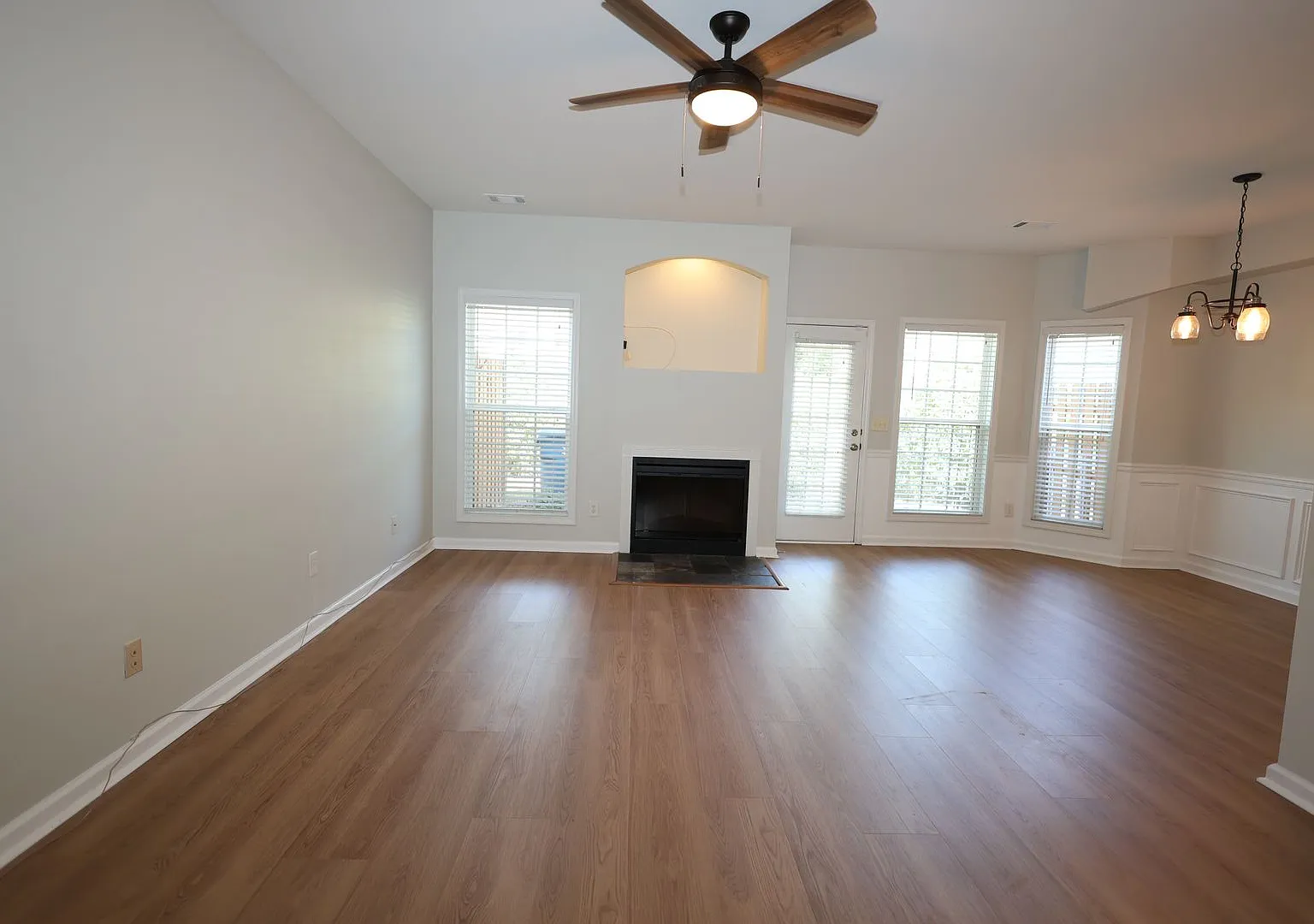 3 Bedroom 2.5 Bathroom Townhome in Gwinnett — Photo 2