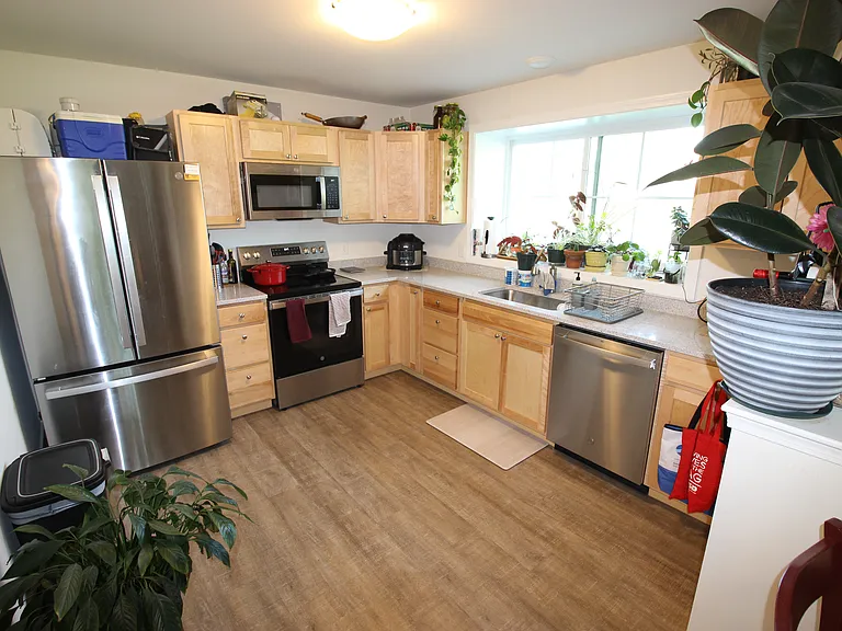 25 Armory Ln #B — Photo 1