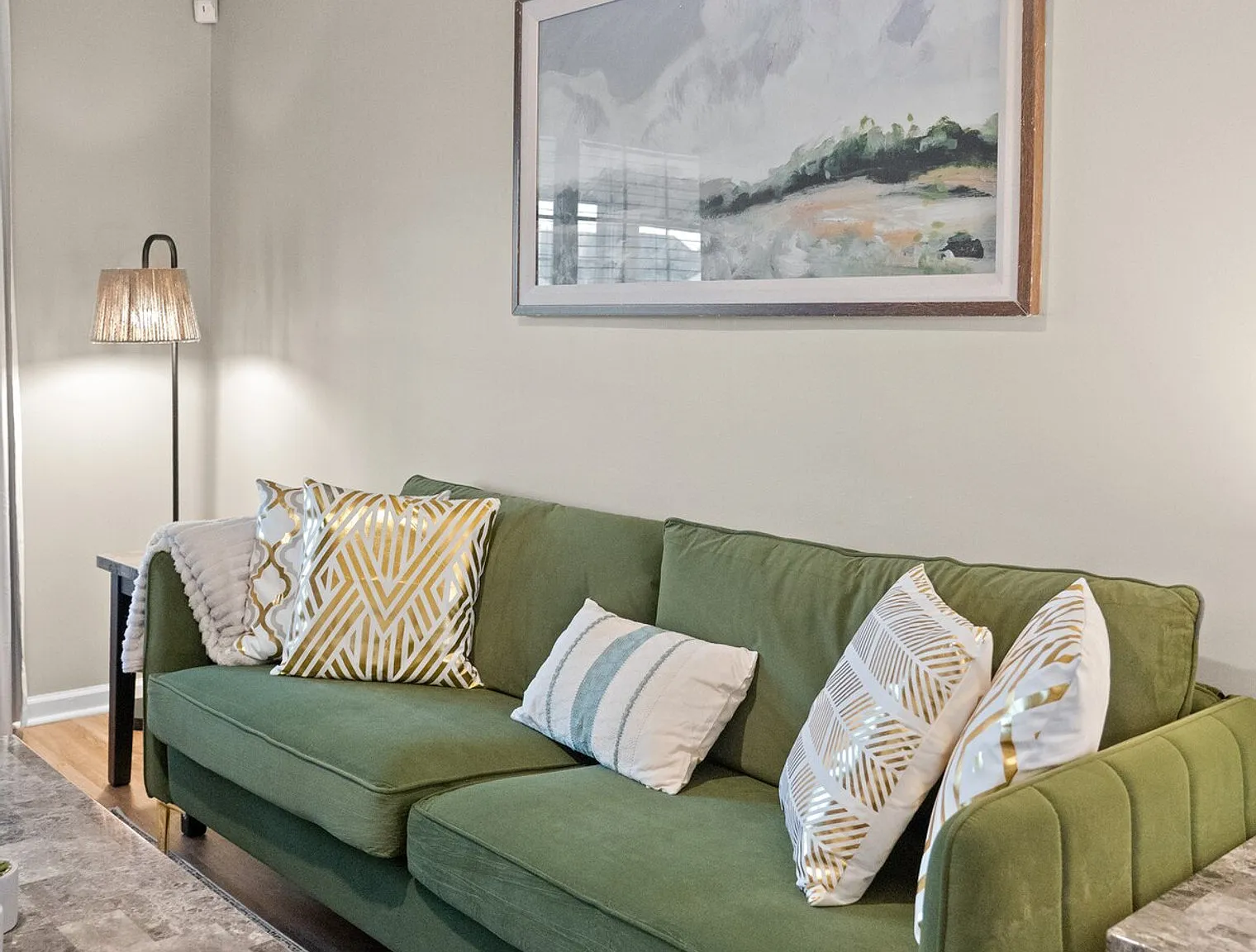 5 bed, 2.0 bath, $10,739 — Photo 2