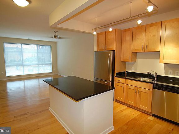 2nd image of 2200 N Westmoreland St Unit 203
