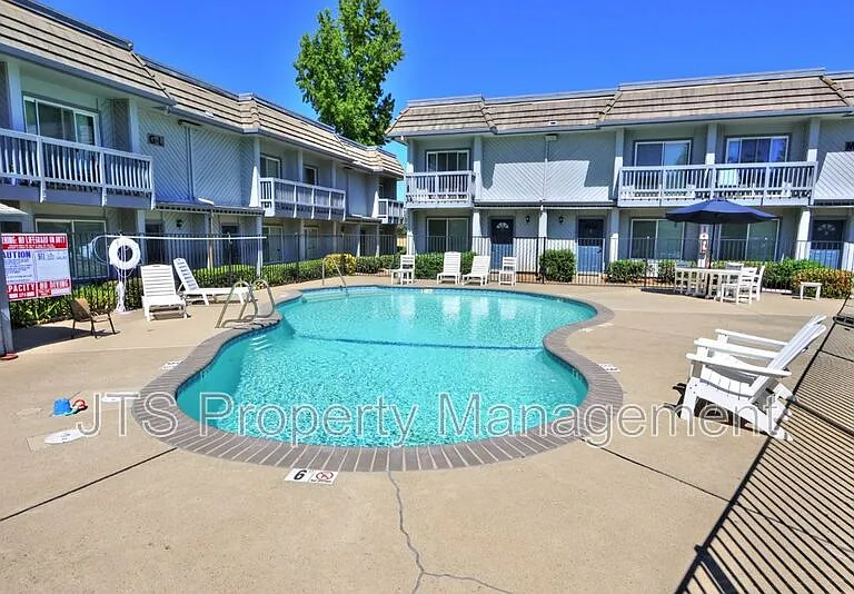2515 Merrychase Dr #S — Photo 35