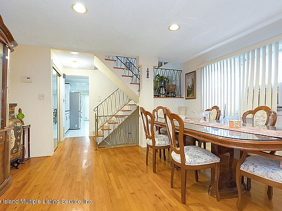 2nd image of 104 Bishop St