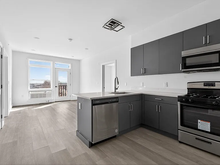 43-45 W 32nd St #502 — Photo 5