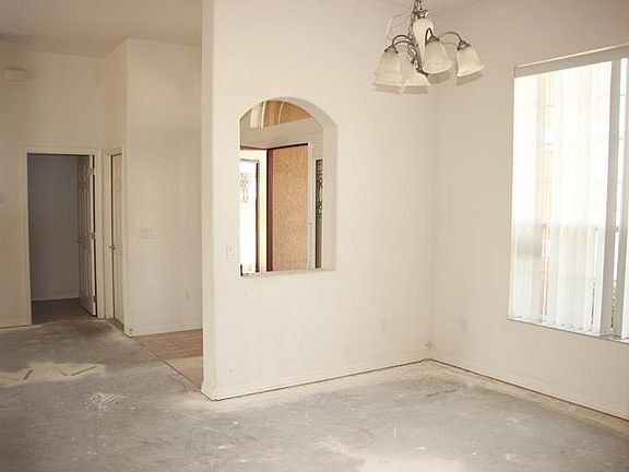 5th image of 7050 White Trillium Cir