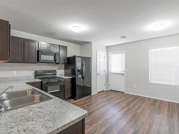 5th image of 3333 SE 94th St