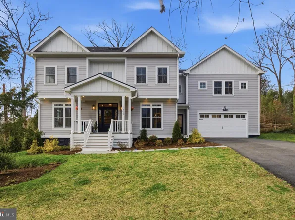 1304 Gahant Rd, Alexandria, VA 22308