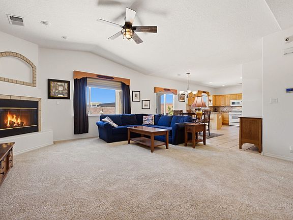 5th image of 8201 Ville Ct NE