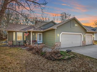 7109 Upper 36th St N, Oakdale, MN 55128