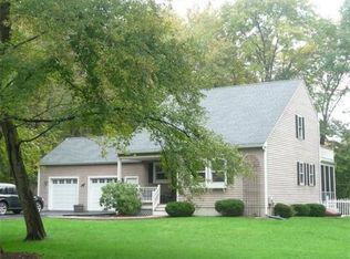 12 Stanley Rd, Medway, MA 02053