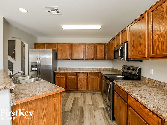 5th image of 1039 E Mayfield Dr