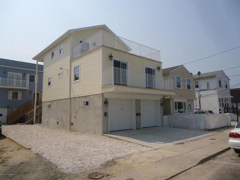 1st image of 223 Carteret Ave #1