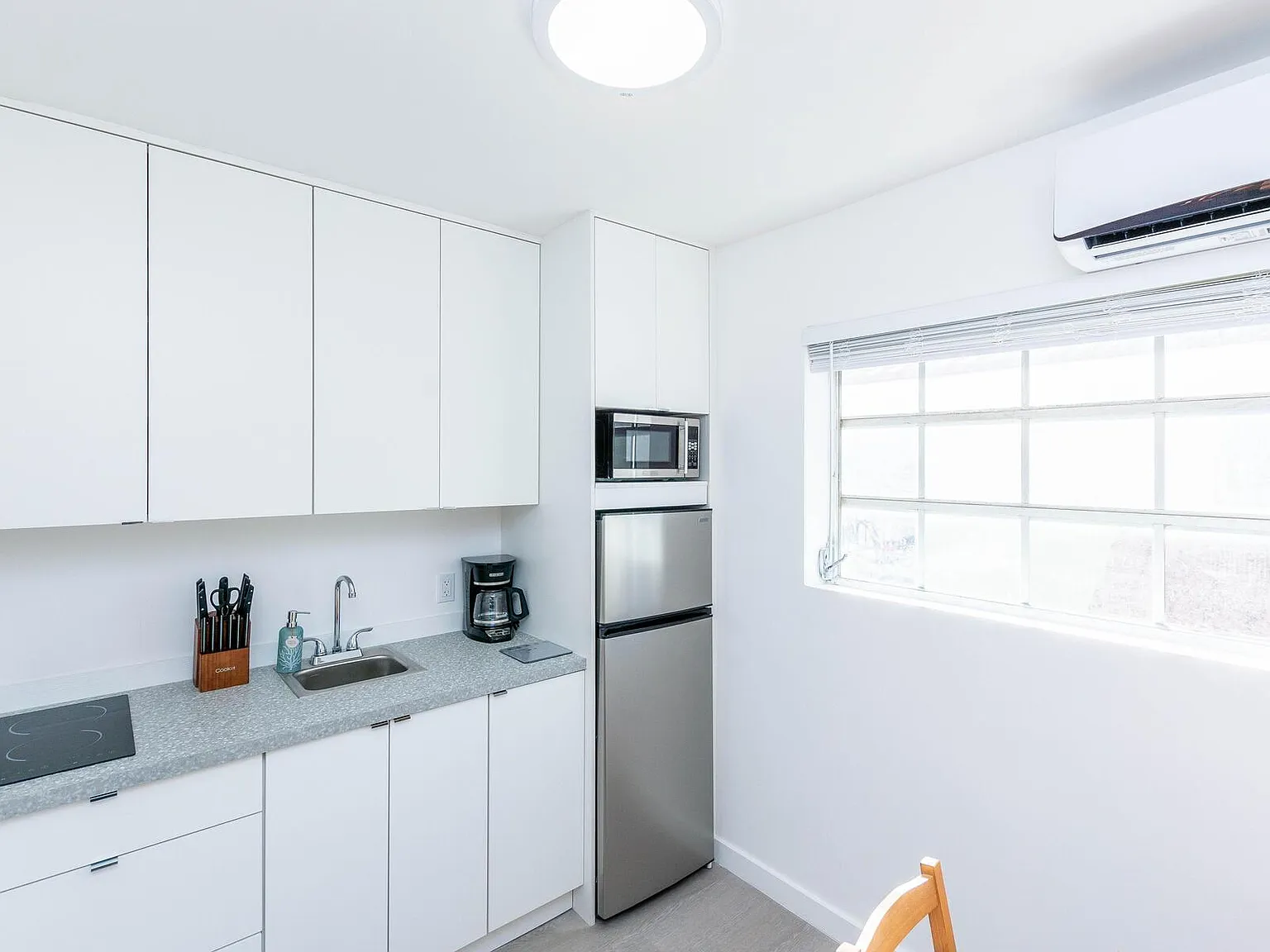 2 bed, 900 sqft, $2,300 — Photo 4