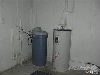 3rd image of 1593 Lake Shore Dr
