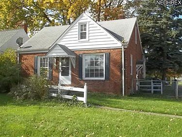 1st image of 584 E 260th St