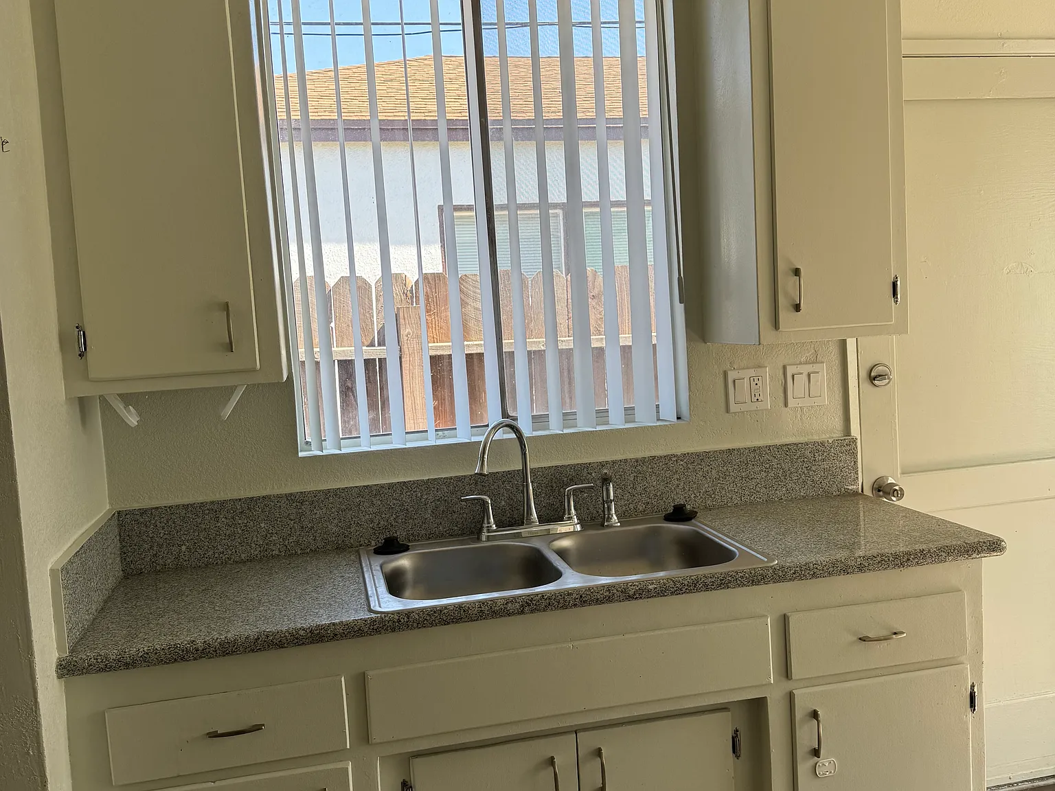 2 bed, 684 sqft, $2,600 — Photo 3