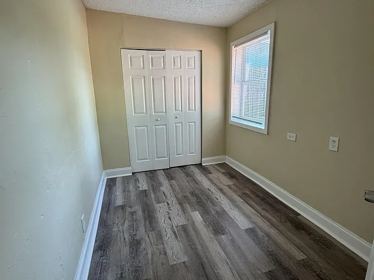 2881 NW 11th Pl — Photo 11
