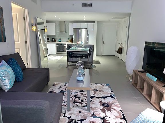 2nd image of 1600 NE 1st Ave APT 2909