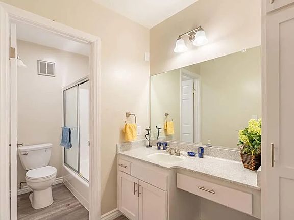 3rd image of 1374 W San Bernardino Rd #254
